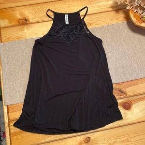 Black flowy tank